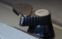 Roll-N-Lock Locking Tonneau Cover Key Latch